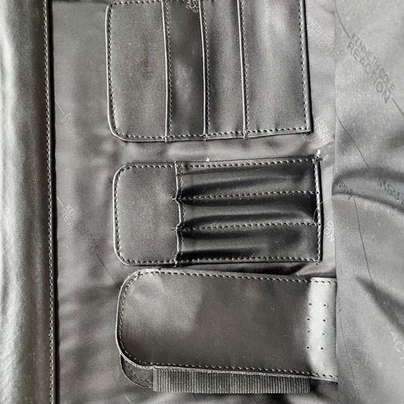 Kenneth Cole Reaction Black Leather Messenger Bag - Picture 8 of 9